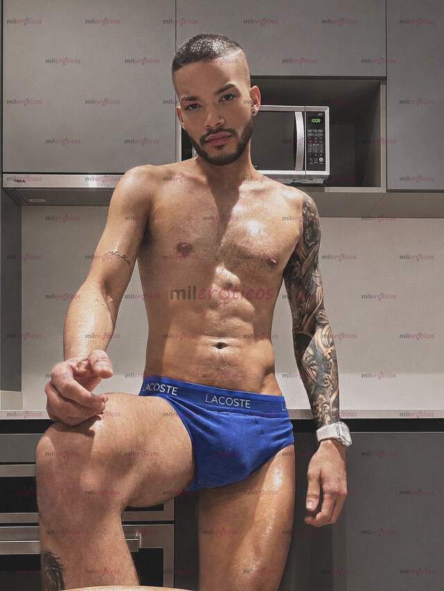 FOTOS DE TATUADO, SERIO Y ENTRON CON 22CM DE VERGA DURA Y GRUESA PARA QUE TE LA COMAS