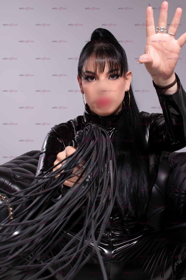 FOTOS DE SESION BDSM CON EXPERTA DOMINATRIX FETICHES Y FANTASIAS