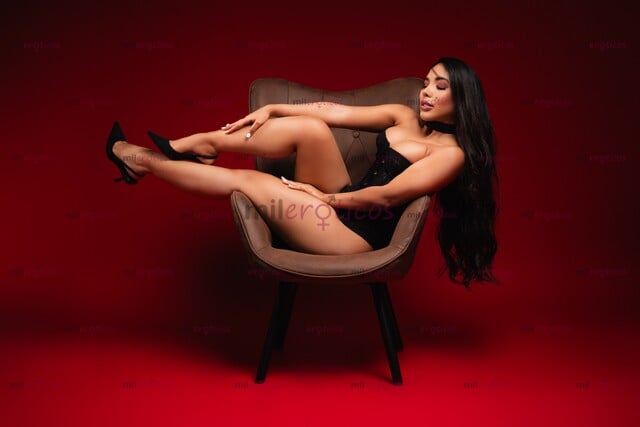 FOTOS DE GALA, COLOMBIANA DE LUJO PELINEGRA SEXY 24 AÑOS 2 SEMANAS