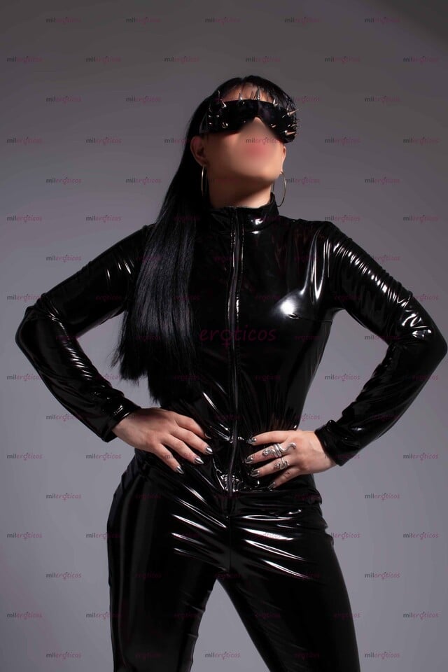 FOTOS DE SESION BDSM CON EXPERTA DOMINATRIX FETICHES Y FANTASIAS