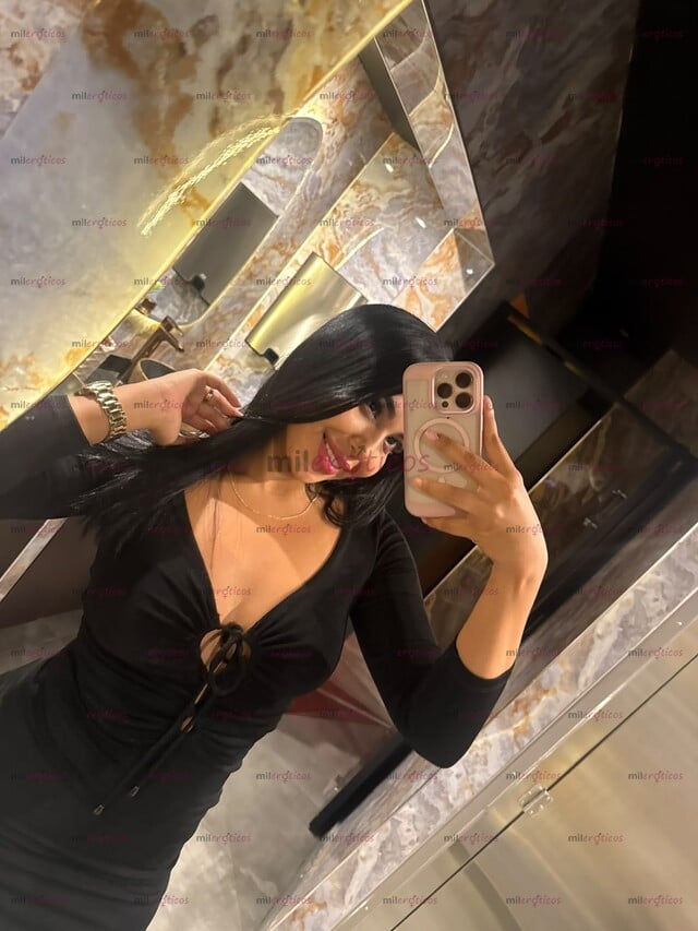 FOTOS DE ANTONELLA HERMOSA UNIVERSITARIA CHICA FIT CUERPO NATURAL