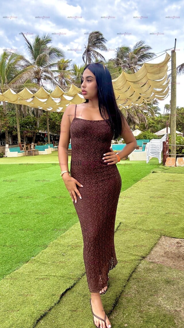FOTOS DE ANTONELLA HERMOSA UNIVERSITARIA CHICA FIT CUERPO NATURAL