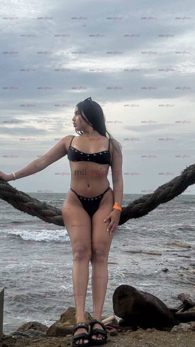 FOTOS DE ANTONELLA HERMOSA UNIVERSITARIA CHICA FIT CUERPO NATURAL