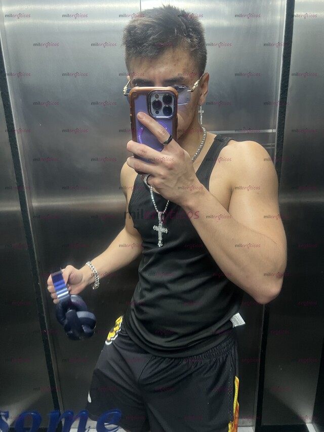 FOTOS DE COLOMBIANO MACHO DOMADOR DE CHUBBYS TETONES Y RICOS CULOS