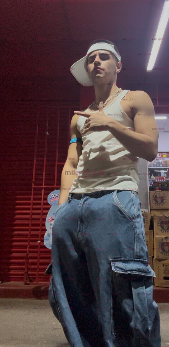 FOTOS DE COLOMBIANO MACHO DOMADOR DE CHUBBYS TETONES Y RICOS CULOS