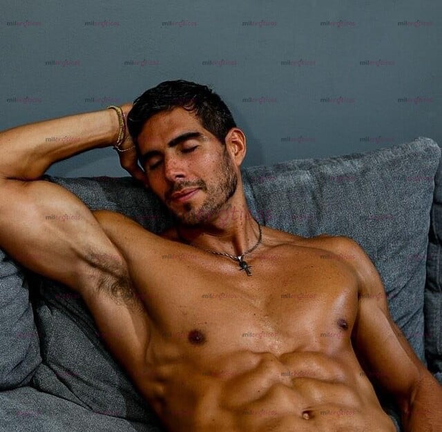 FOTOS DE BIEN DOTADO, VERSÁTIL Y LISTO PARA ADAPTARME A TUS DESEOS.