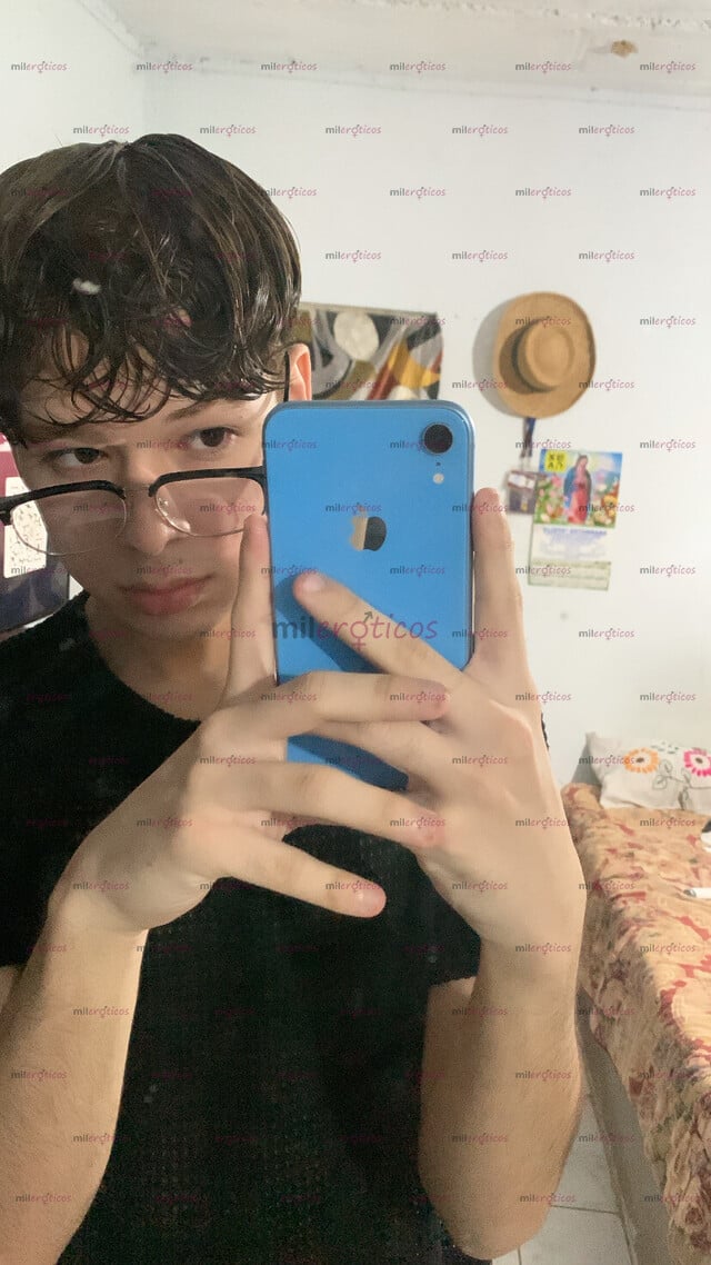 FOTOS DE TWINK DE 20 AÑOS CACHONDO VERSÁTIL BONITO