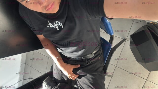 FOTOS DE VATO CALIENTE CON GANAS DE LLENARTE EL CULO DE LECHE