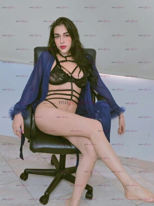 FOTOS DE POLLITA EXÓTICA CON PIEL TENSA BLANCA Y SENOS ROSADOS