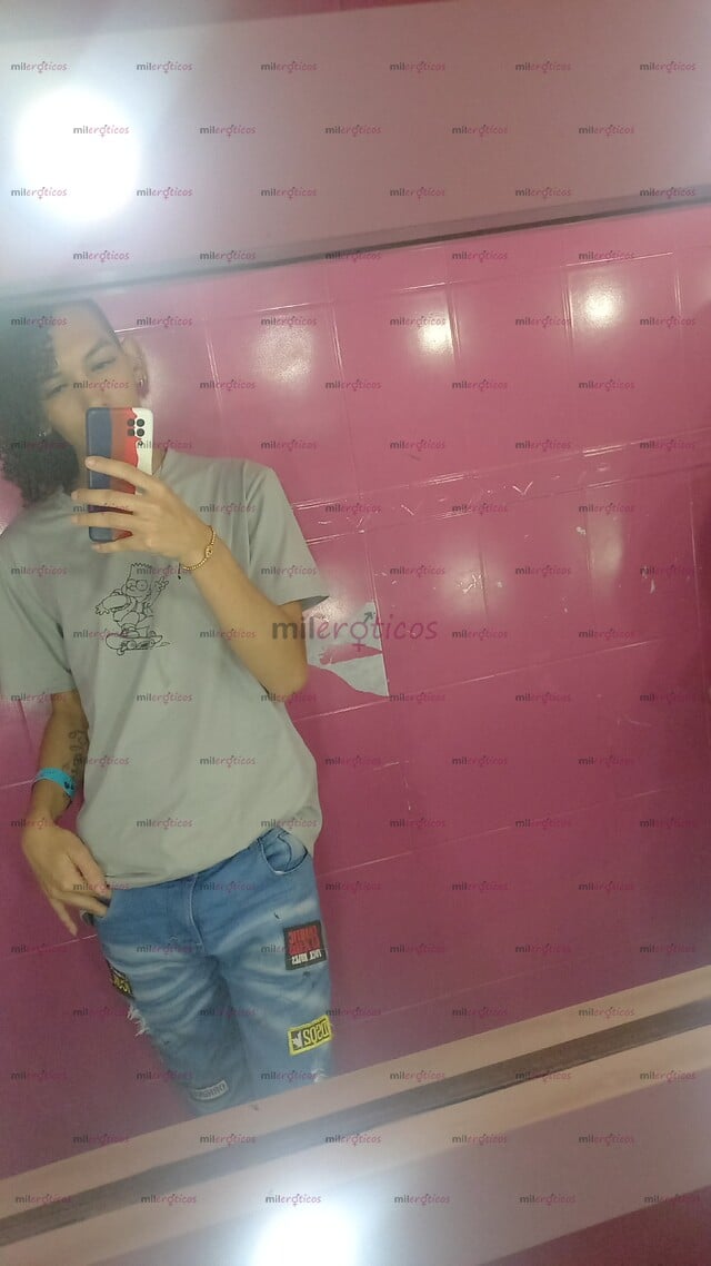 FOTOS DE CHICO FEMBOY VERSÁTIL SUMISO COMPLACIENTE