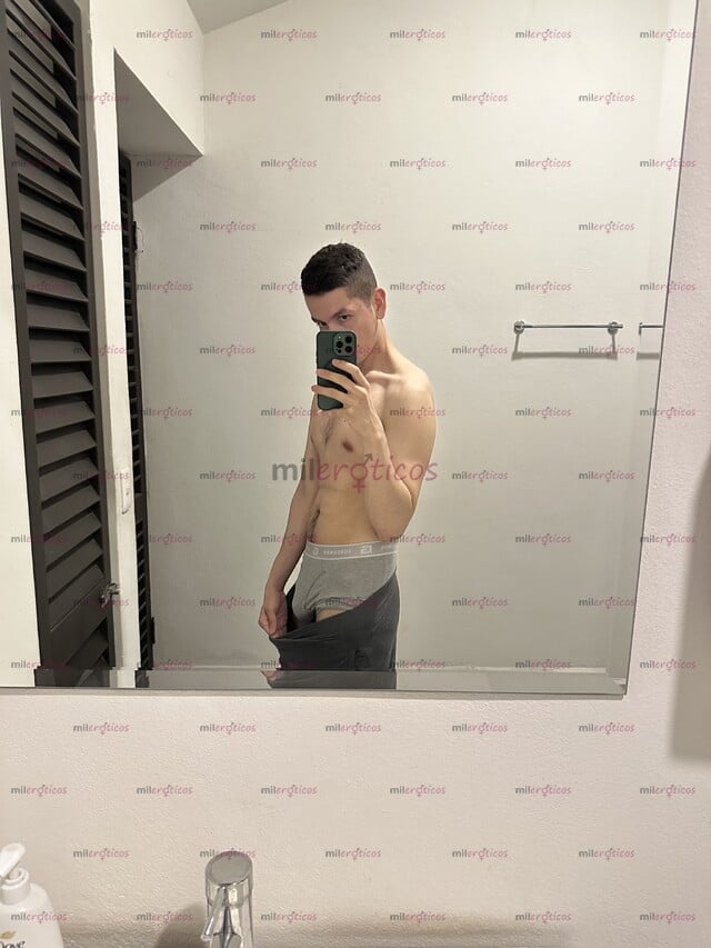 FOTOS DE ALEXANDER CON VERGA DE 20 CENTÍMETROS LISTO PARA COMPLACER
