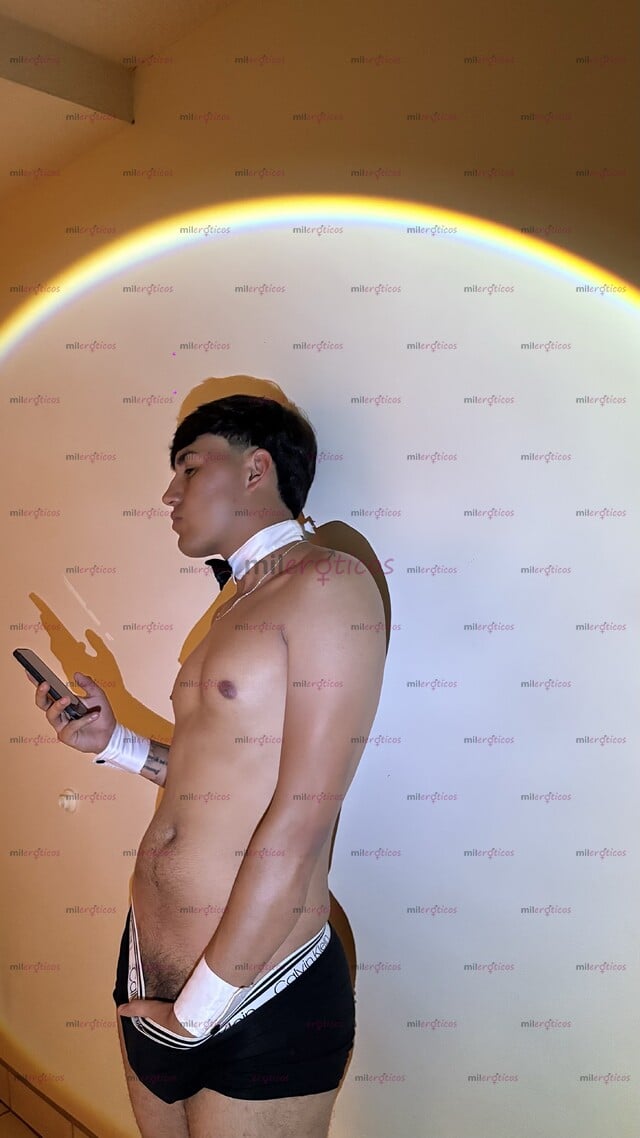 FOTOS DE HETERO PLAYBOY CON ZANAHORIA DE 20CM Y UN RICO GROSOR CON LUGAR!