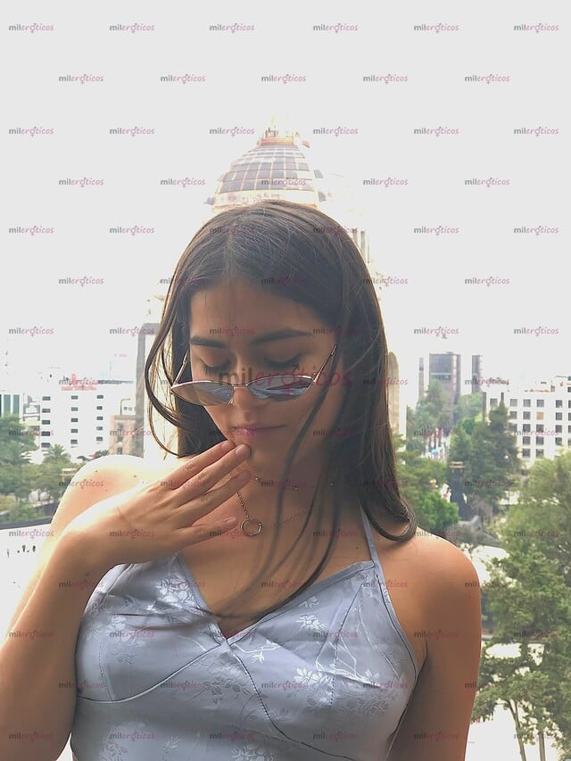 FOTOS DE HERMOSA CHICA, PIEL BLANCA PARA ENAMORARTE