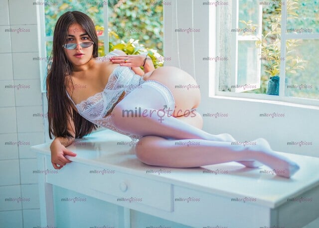 FOTOS DE HERMOSA CHICA CON UNA MIRADA QUE TE CAUTIVARA
