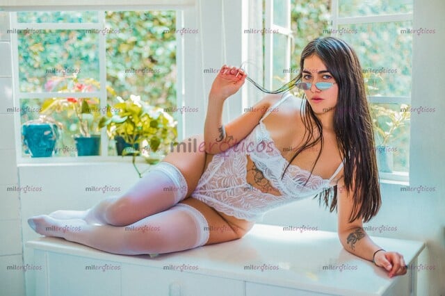 FOTOS DE HERMOSA CHICA CON UNA MIRADA QUE TE CAUTIVARA