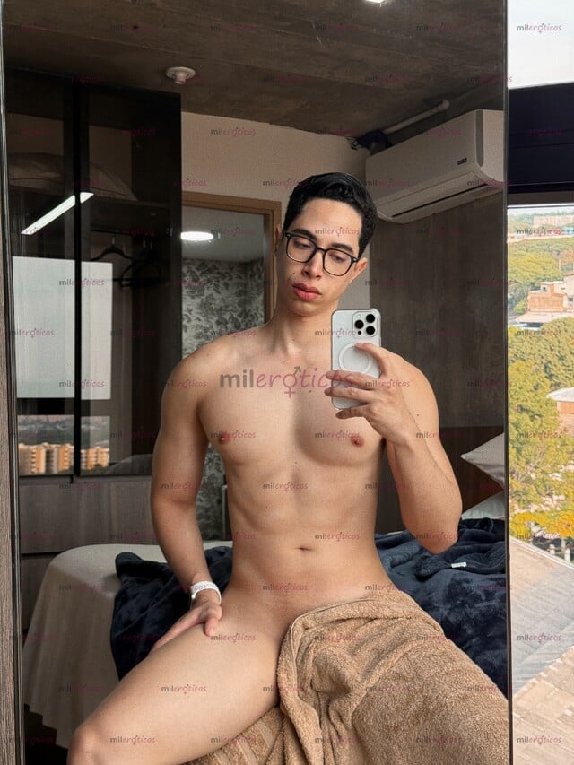 FOTOS DE JOVEN PROFESIONAL TRILINGÜE DISCRETO Y RESPETUOSO