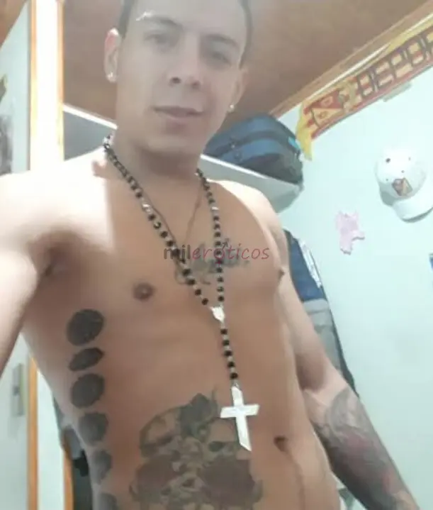 Colombiano muy caliente para cumplir tus fantacias fetiches y muchas cosas mas soy extrovertido me gusta q la pases bn y disfrutemos los 2 o 3 muy cal...