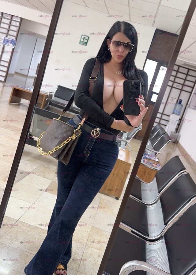 FOTOS DE CHICA TRANS CON BELLEZA ELEGANCIA Y SÚPER CACHONDA UNA VERDADERA PUTA