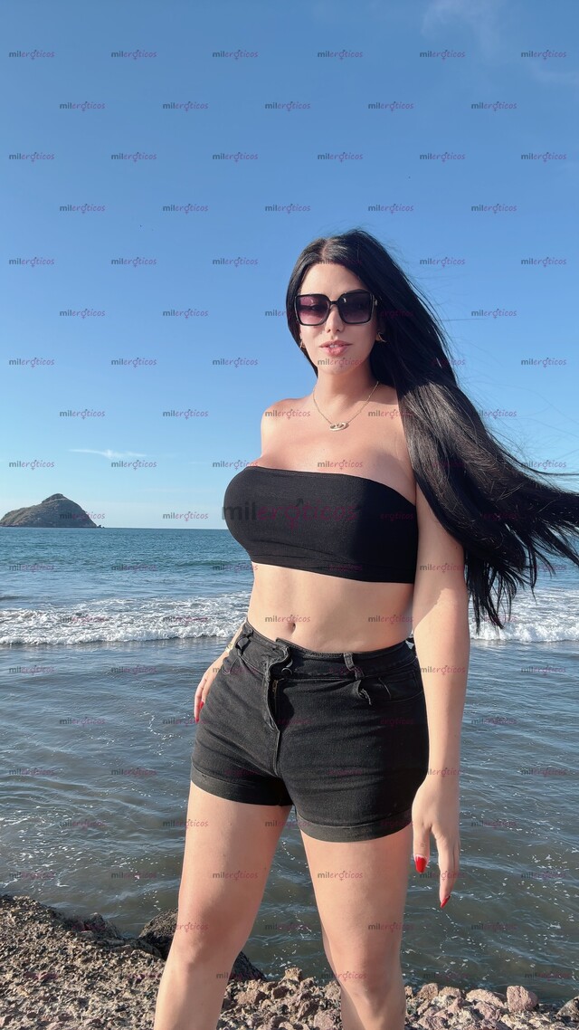 FOTOS DE CHICA TRANS CON BELLEZA ELEGANCIA Y SÚPER CACHONDA UNA VERDADERA PUTA