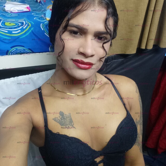 FOTOS DE HOLA MIS AMORES SOY CRISTAL TU NENA LECHERA Y VERGONA. PARA TUS FETICHE