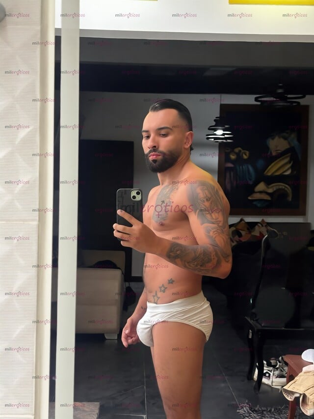 FOTOS DE HOMBRE SERIO , MASCULINO , INTELIGENTE Y LISTO PARA CUMPLIR TUS FANFASIAS