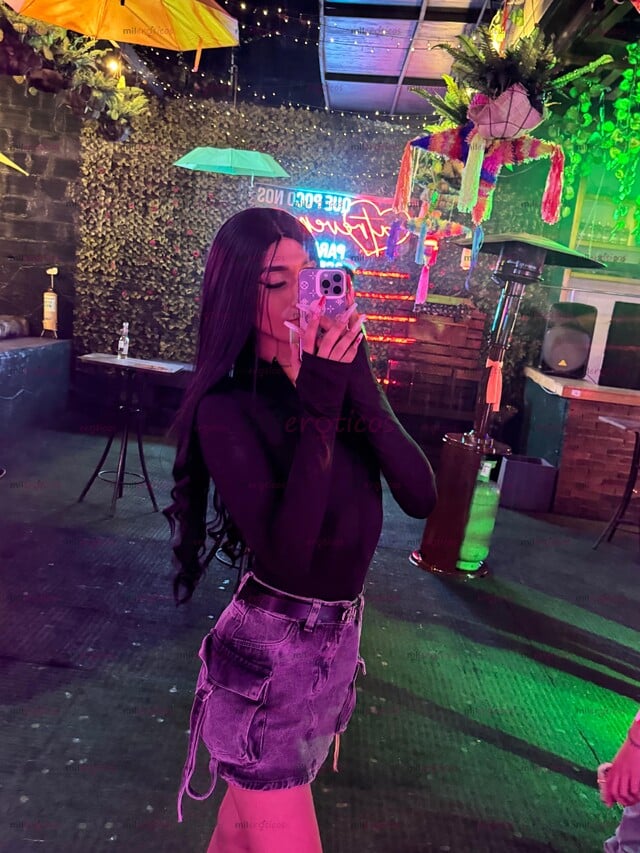 FOTOS DE CHICA TRANS FEMENINA. 21 AÑOS COMPLACIENTE Y SUMISA.