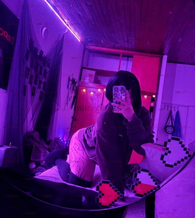 FOTOS DE EMO GIRL DISPONIBLE ADICTA AL SEXO HARDCORE
