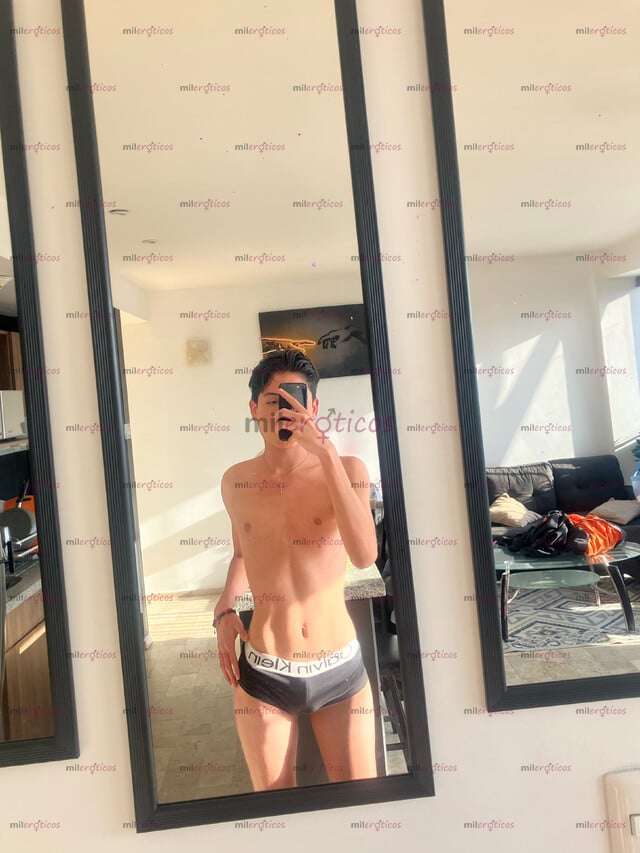 FOTOS DE TWINK DE 20 AÑOS NUEVO Y COMPLACIENTE, DE VUELTA EN LA CIUDAD