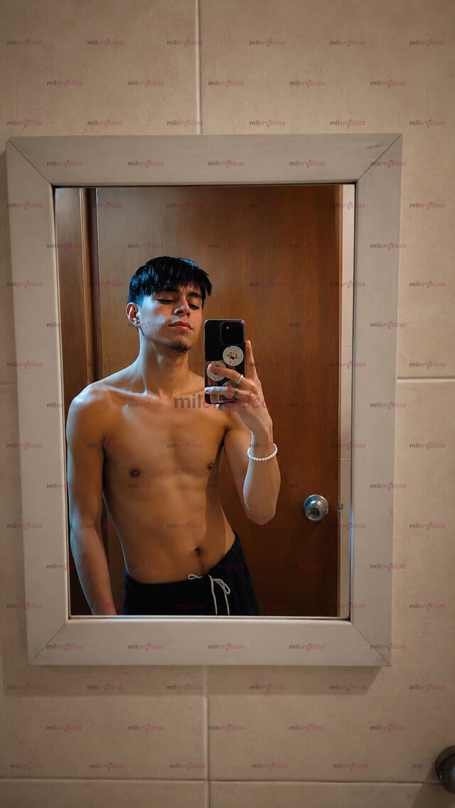 FOTOS DE MORENITO DELGADO CALIENTE Y COMPLACIENTE