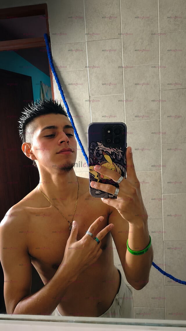 FOTOS DE MORENITO DELGADO CALIENTE Y COMPLACIENTE