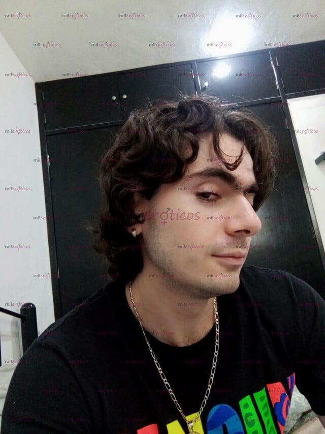 FOTOS DE GIGOLO A DAMAS DISPONIBLE CONTACTO 9993519275 WHATSAPP DISPONIBLE