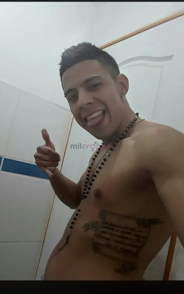 Colombiano muy caliente para cumplir tus fantacias fetiches y muchas cosas mas soy extrovertido me gusta q la pases bn y disfrutemos los 2 o 3 muy cal...