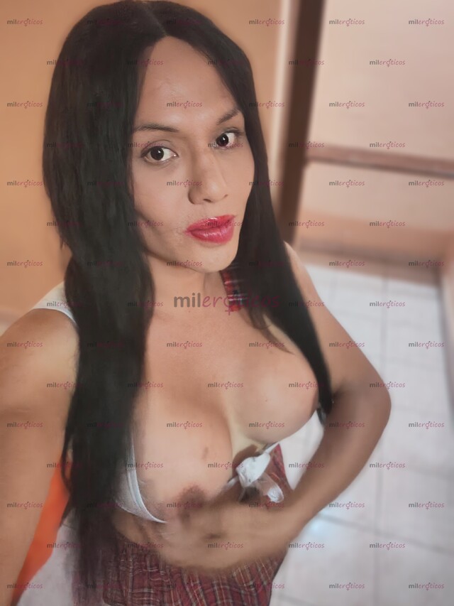 FOTOS DE FLOR CHICA CALIENTE, SEXY, AGRADABLE.........
