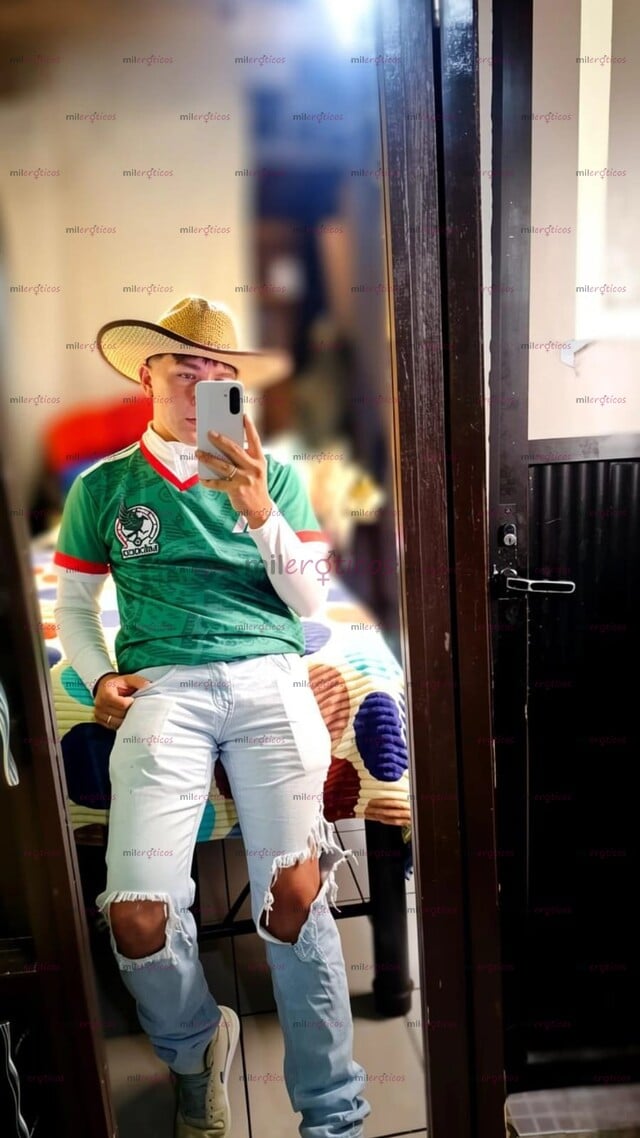 FOTOS DE EL FLACO QUE TE HARÁ SONREÍR YA SEA POR LO DE ENFRENTE O ATRÁS.