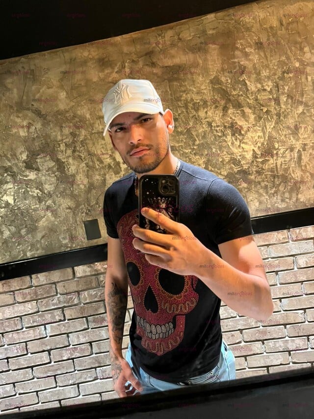 FOTOS DE GIGOLO SINALOENSE, SINGLE DISCRETO Y BIEN DOTADO. MASCULINO TATUADO DELICIOSO