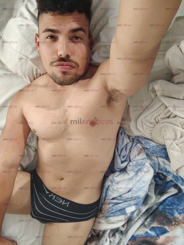FOTOS DE VENEZOLANO VERGÓN CALIENTE, DISPONIBLE A CUMPLIR TODO LO QUE DESEES