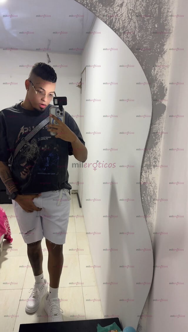 FOTOS DE HOMBRE VARONIL, DOMINANTE, LISTO PARA LA DIVERSION