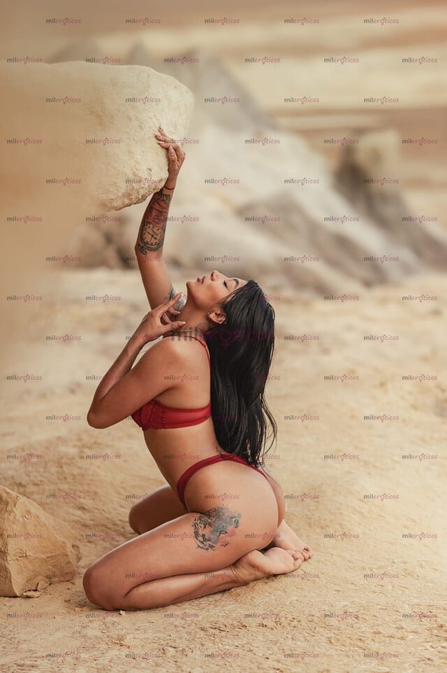 FOTOS DE HERMOSA LATINA PIEL CANELA CUERPO ESBELTO MIRADA ANGELICAL
