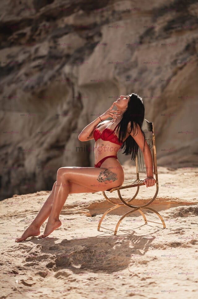 FOTOS DE HERMOSA LATINA PIEL CANELA CUERPO ESBELTO MIRADA ANGELICAL