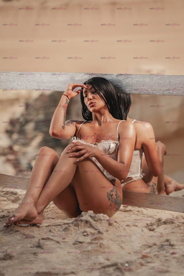 FOTOS DE HERMOSA LATINA PIEL CANELA CUERPO ESBELTO MIRADA ANGELICAL