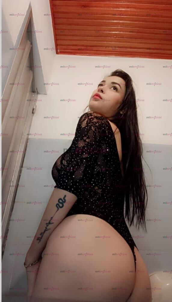 FOTOS DE FLACA DELICIOSA SENOS PARADITOS REDONDOS CHOCHITO ROSADITO