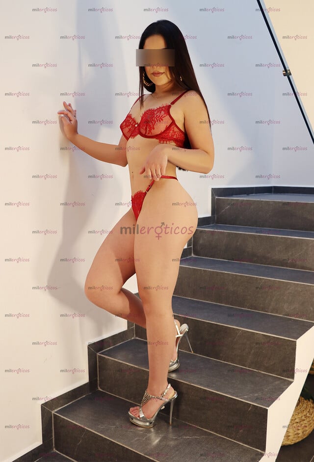 FOTOS DE MIKAELA, CHICA FITNESS CON NALGAS GIGANTES, DISPONIBLE
