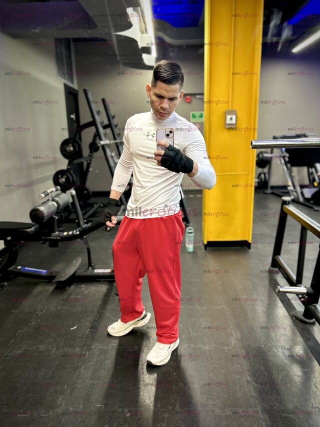 FOTOS DE MACHO DISCRETO Y VARONIL LISTO PARA COMPLACERTE