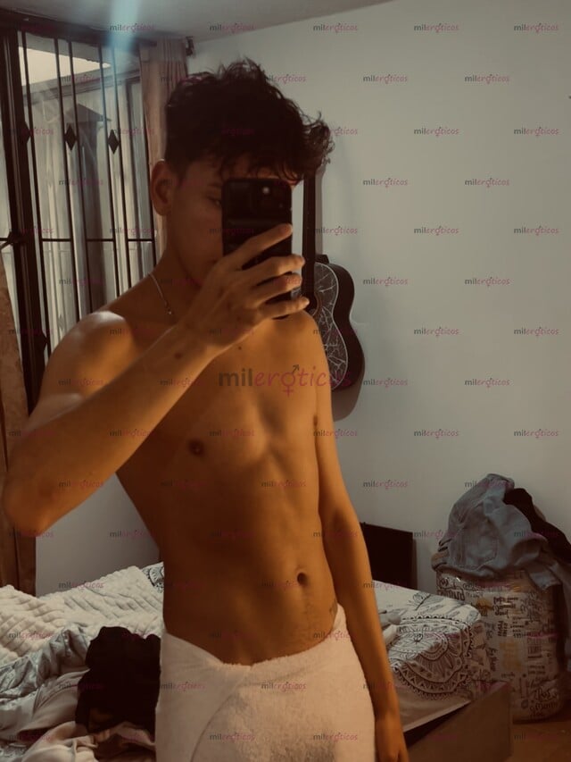 FOTOS DE PASIVA CON LINDO CULO Y TRAGONA BIEN CALIENTE CON GANAS DE QUE SE LO HUNDAN