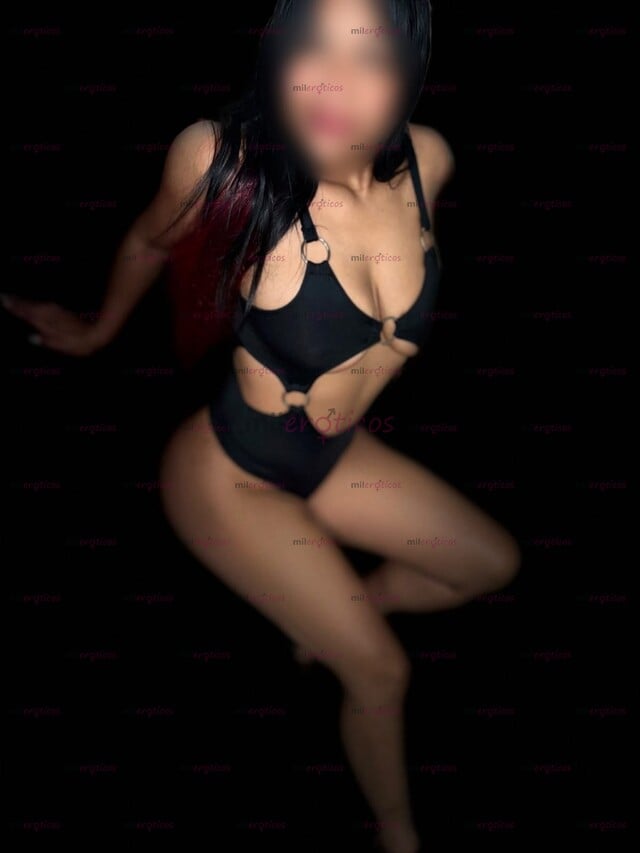 FOTOS DE JUGOSA MORENA DE UNAS CURVAS ESPECTACULARES.. TENGO APTO DISCRETO