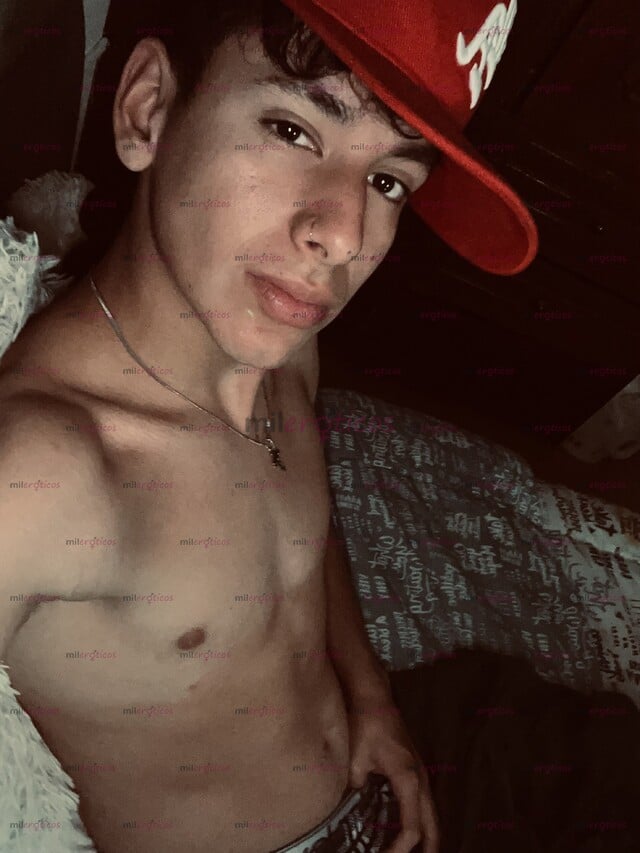 FOTOS DE PASIVA CON LINDO CULO Y TRAGONA BIEN CALIENTE CON GANAS DE QUE SE LO HUNDAN