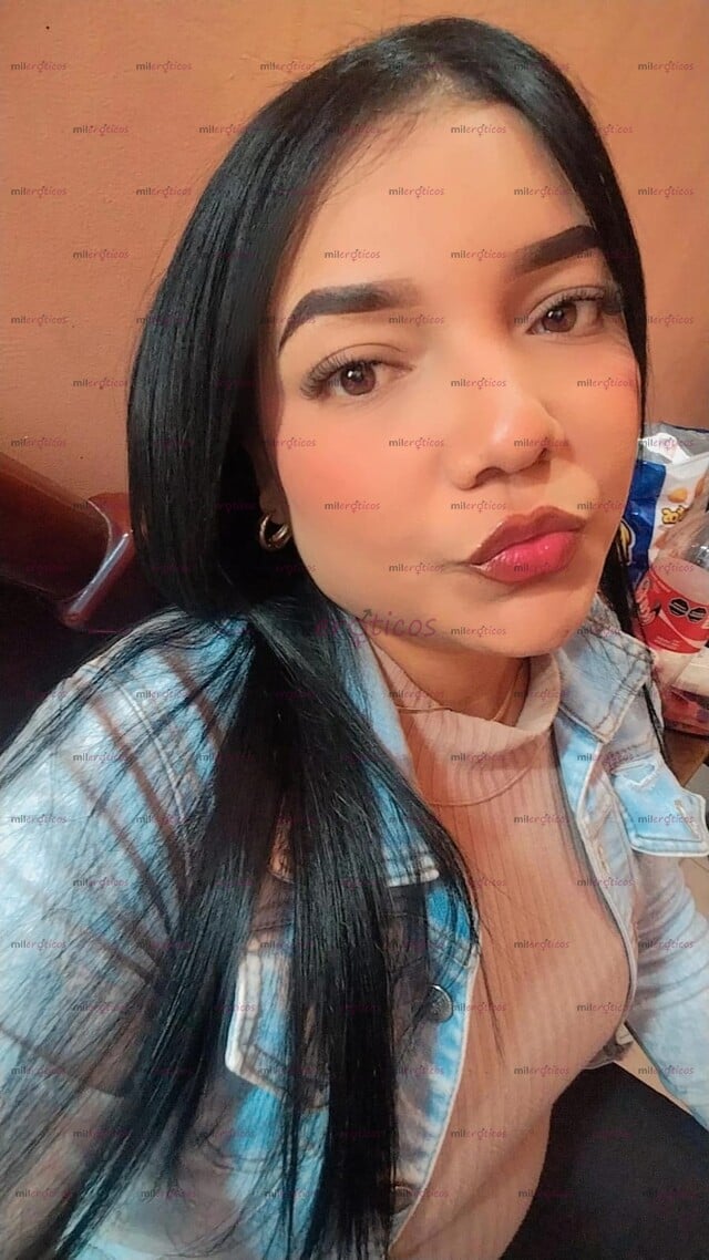 FOTOS DE MORENA. PASIVA, RICA, APRETADA, COMPLACIENTE.