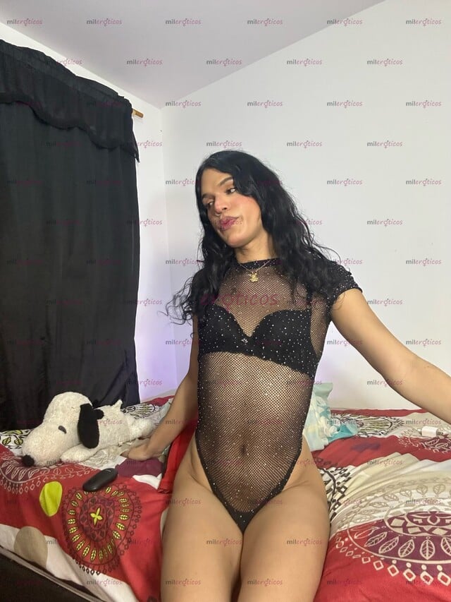 FOTOS DE HOLA SOY MÍA NOVOA Y VENGO A CUMPLIR TUS SUEÑOS Y FANTASÍAS
