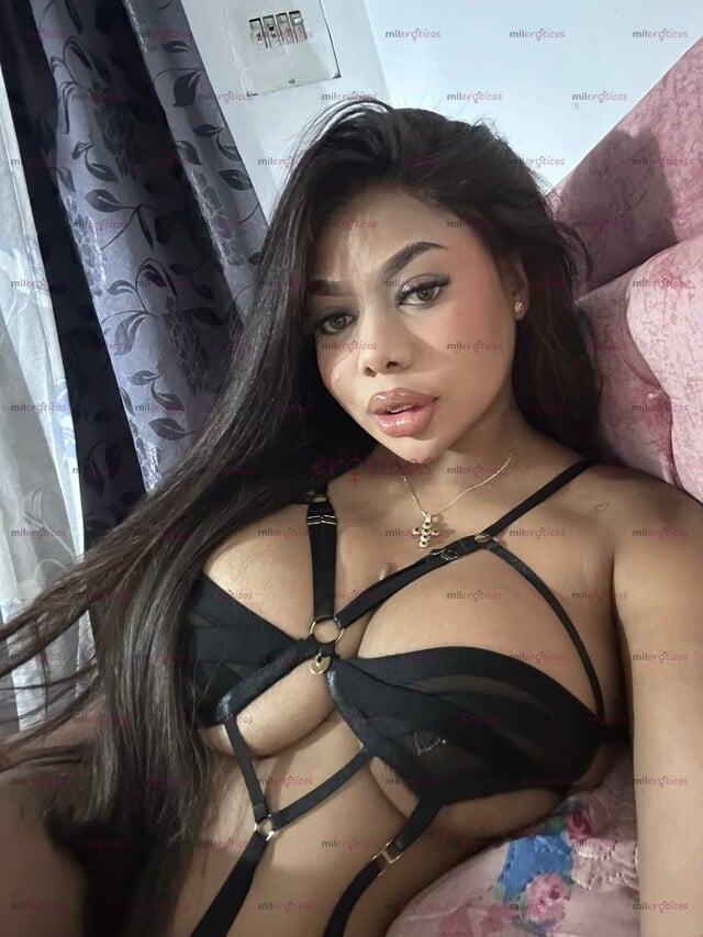 FOTOS DE ISABELLA VEN HECHAME TODA TU LECHITA PARA HACERTE LLEGAR A LAS NUBES PAPI