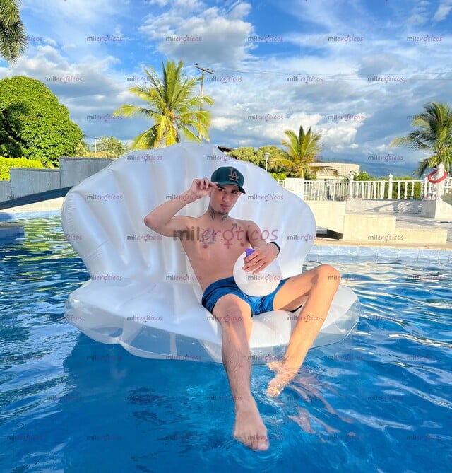 FOTOS DE LA COMPAÑÍA QUE ESTÁS BUSCANDO JOVEN SERIO VERGON